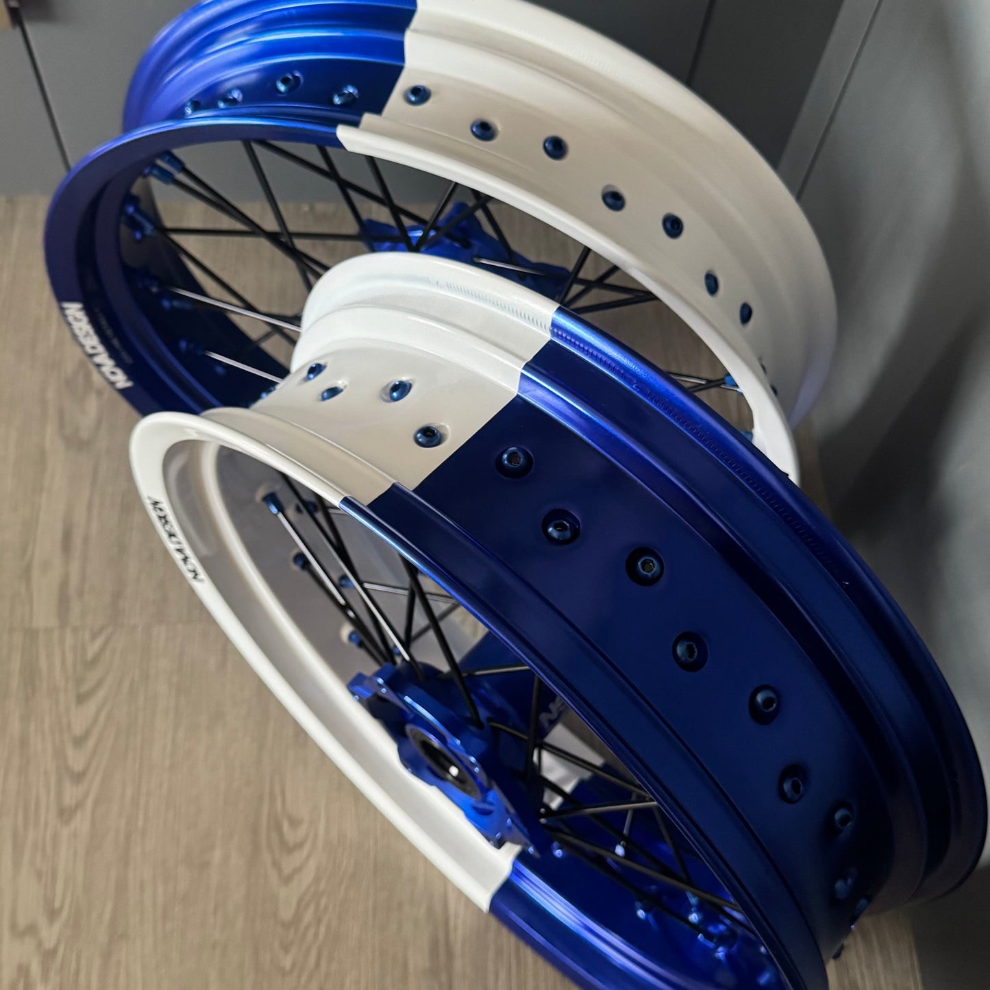 KIT COMPLET SUPERMOTARD BICOLORE 100% PERSONNALISABLE