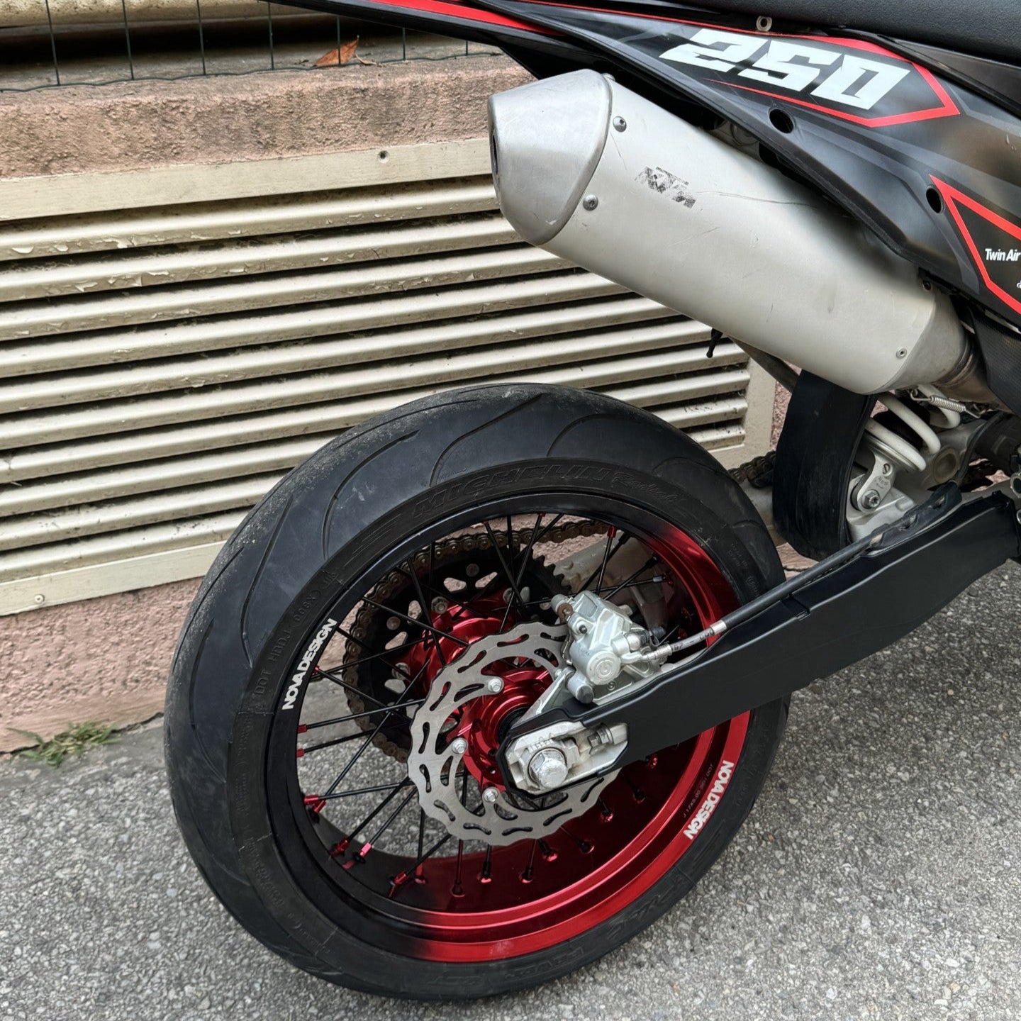 KIT COMPLET SUPERMOTARD BICOLORE 100% PERSONNALISABLE