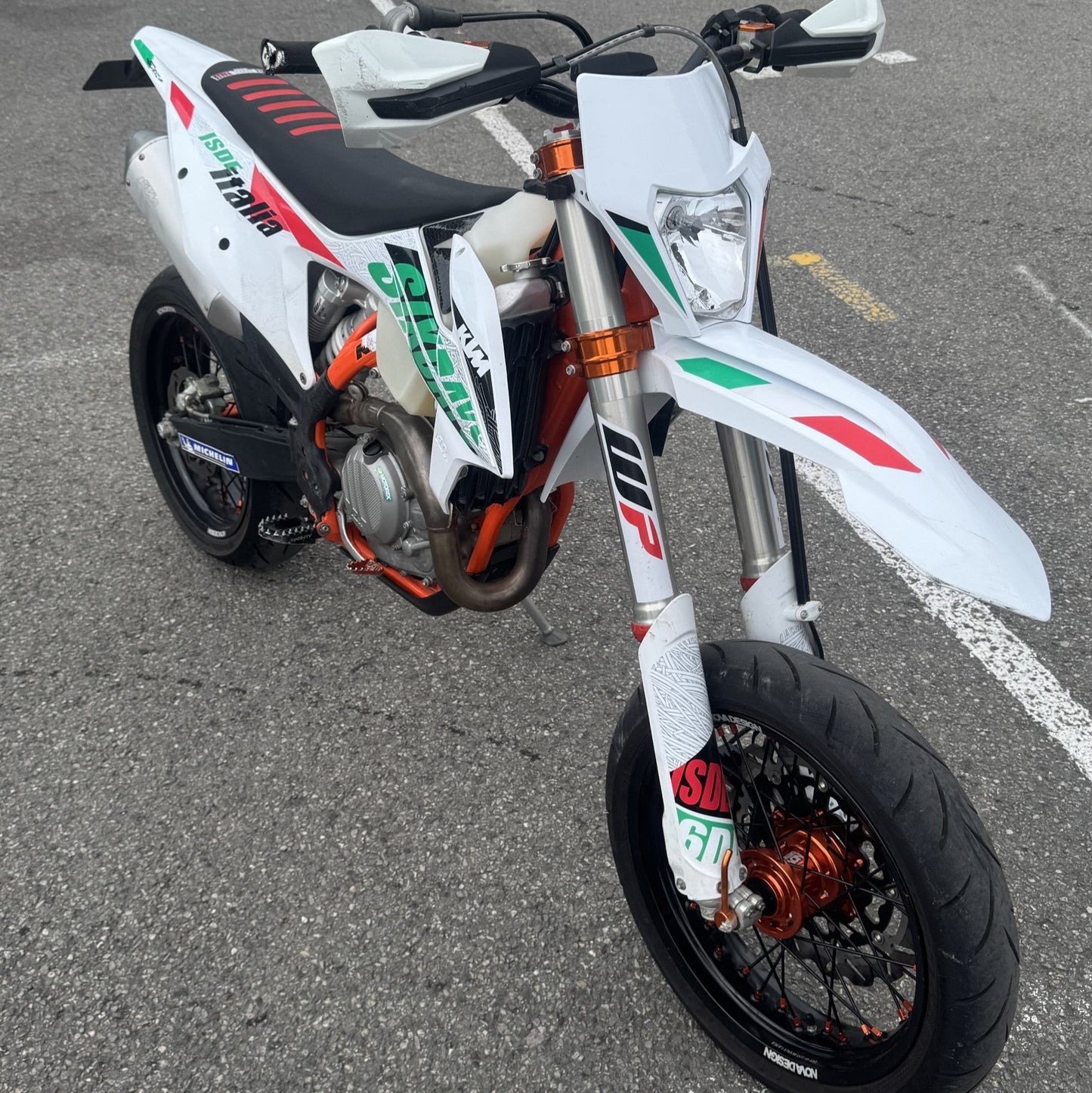 KIT COMPLET SUPERMOTARD 100% PERSONNALISABLE